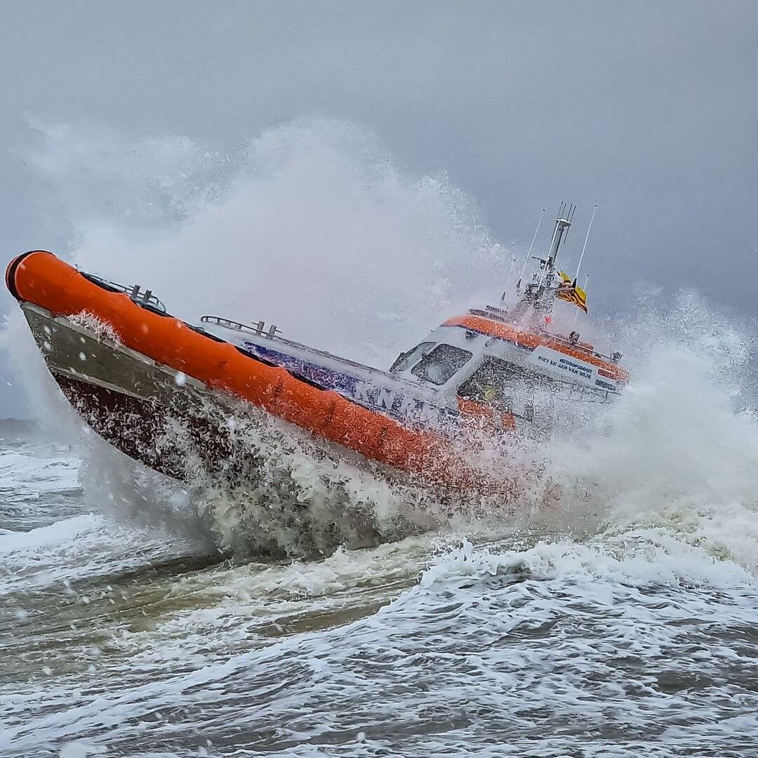 Gezellig uitgaan in Sneek - bootvanhetjaar-sneekweek-2024-knrm